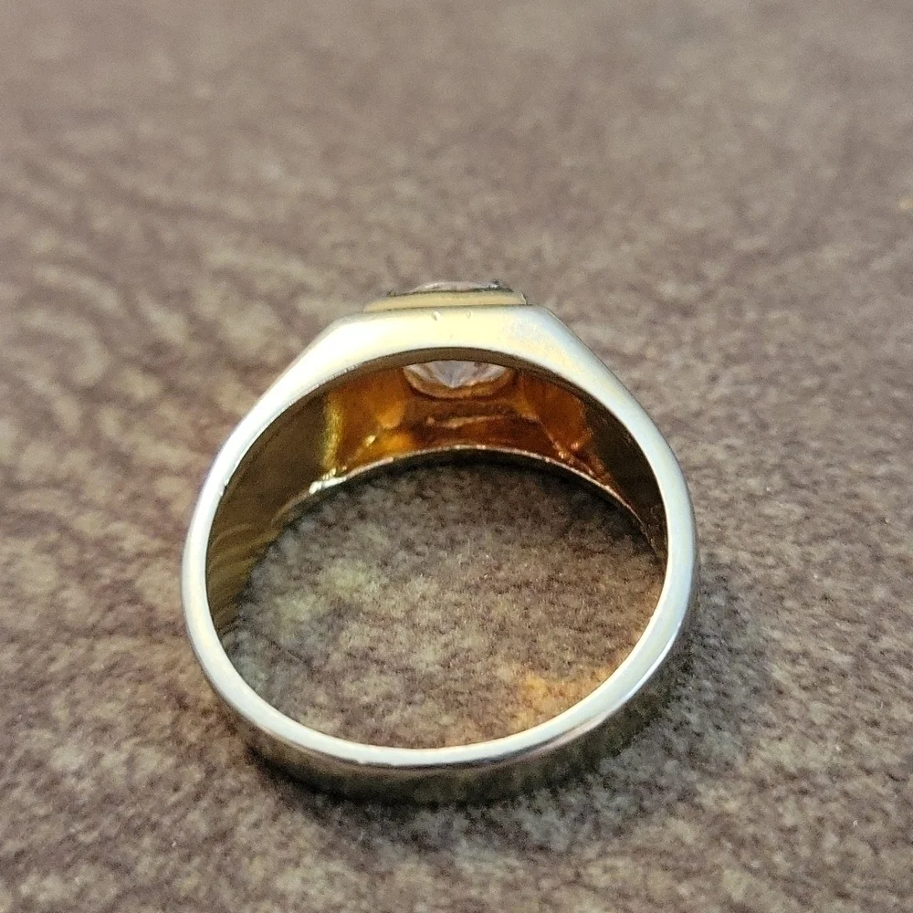 Vtg SETA Contemporary Goldtone Crystal Unisex Wedding Solitaire Band
